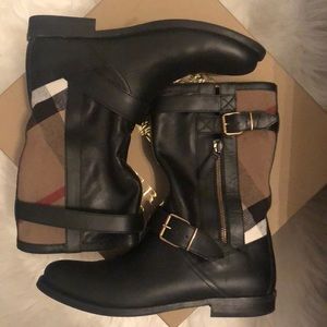 Burberry boots
